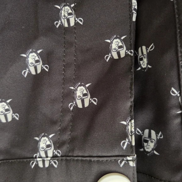 Black Shorts with RAIDERS Print - Picture 5 of 5